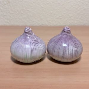 Vintage Salt and Pepper Shakers Onion Shape Purple & Green with Plastic Stoppers